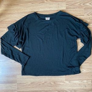 🍋 4/$20 - Mossimo Black Ruffle Sleeve Sweater